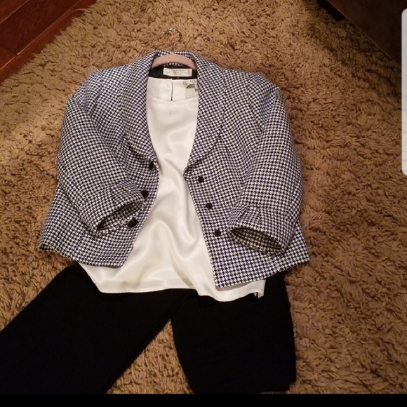 Tahari tweed blazer - Picture 3 of 4